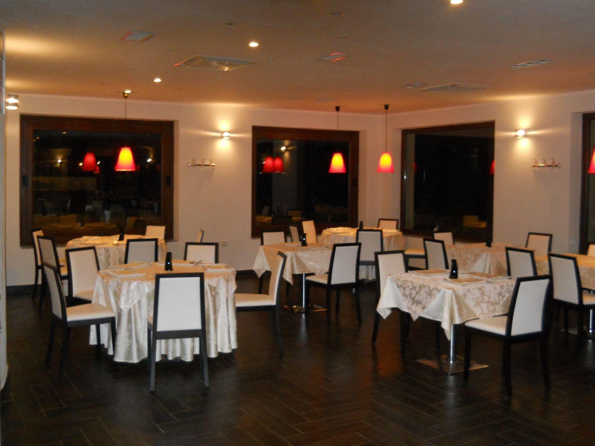 Buddi Hotel Platamona Dış mekan fotoğraf